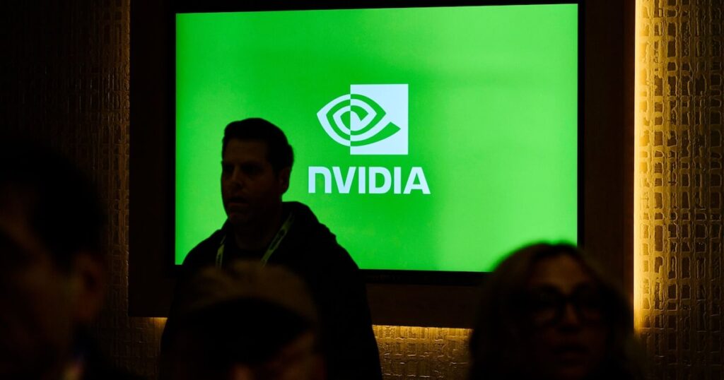 Gráfico comparativo de rendimiento de chips Nvidia H800 usados por DeepSeek para entrenar su modelo de IA R1