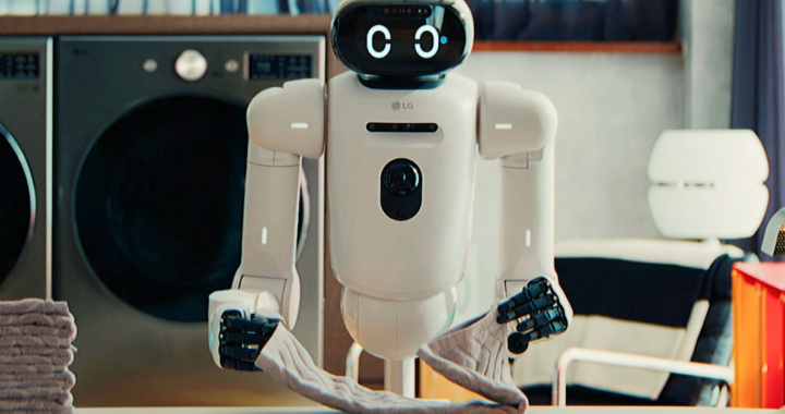Robot doméstico LG CLOiD doblando ropa en el CES 2026 con precisión milimétrica gracias a IA