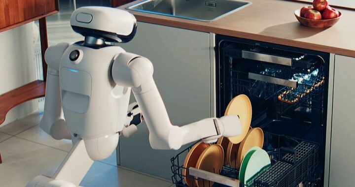 Robot CLOiD de LG con brazos articulados doblando ropa blanca con precisión industrial en cocina moderna