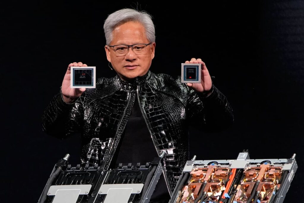 Jensen Huang presenta la plataforma Vera Rubin en CES 2026 con robots de IA interactuando en tiempo real