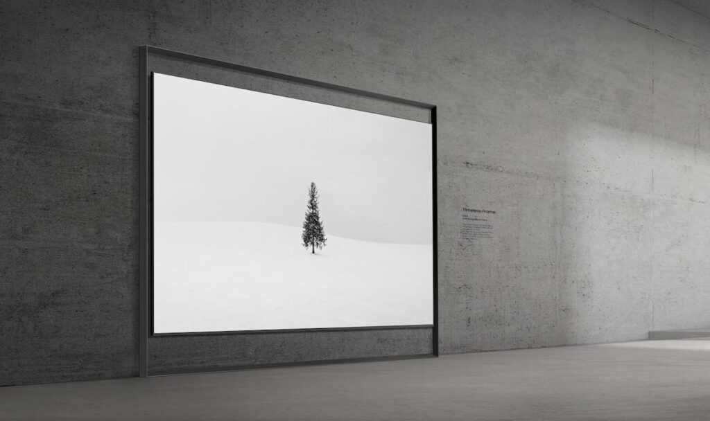 Televisor Samsung de 130 pulgadas con pantalla Micro RGB en exhibición futurista