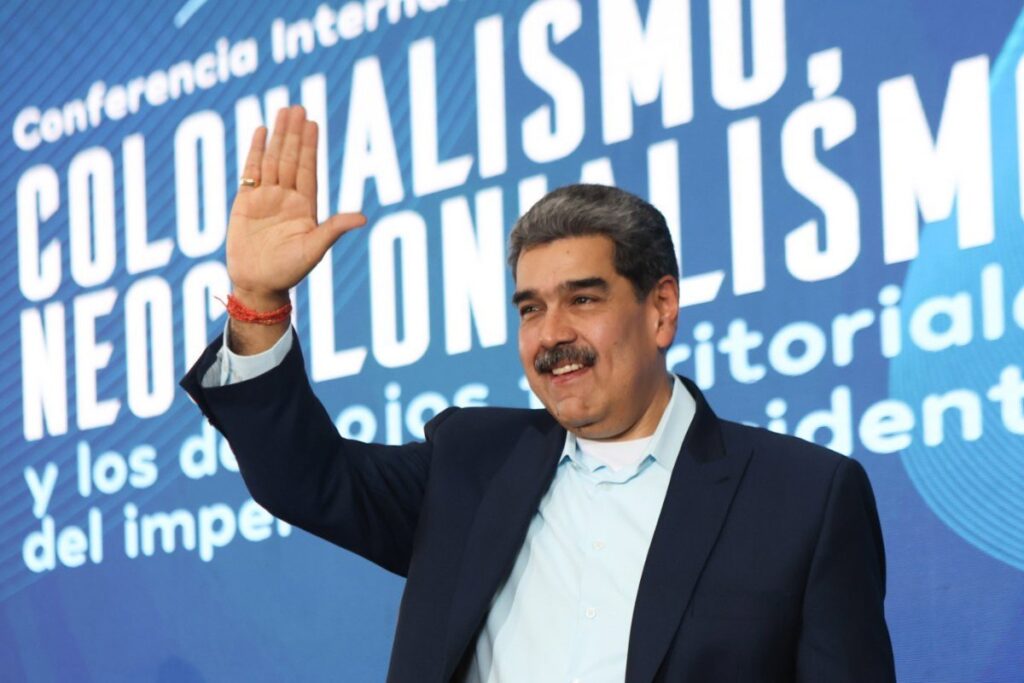 Soldados estadounidenses escoltando a Nicolás Maduro tras su detención en operativo nocturno en Caracas