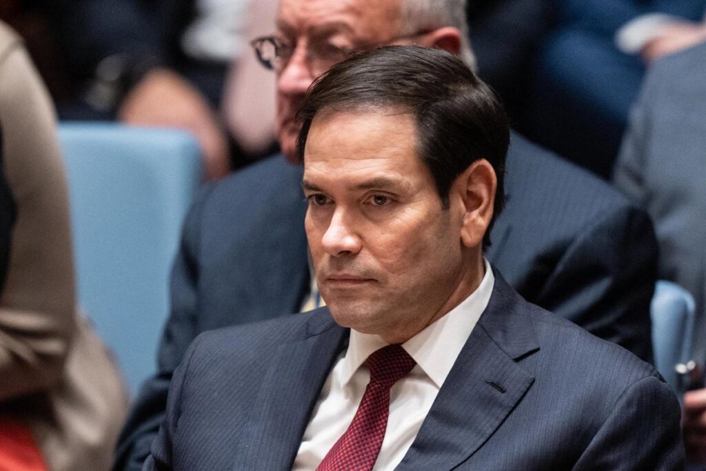 Marco Rubio anuncia en rueda de prensa el plan de EEUU para gestionar fondos del petróleo venezolano y evitar crisis humanitaria