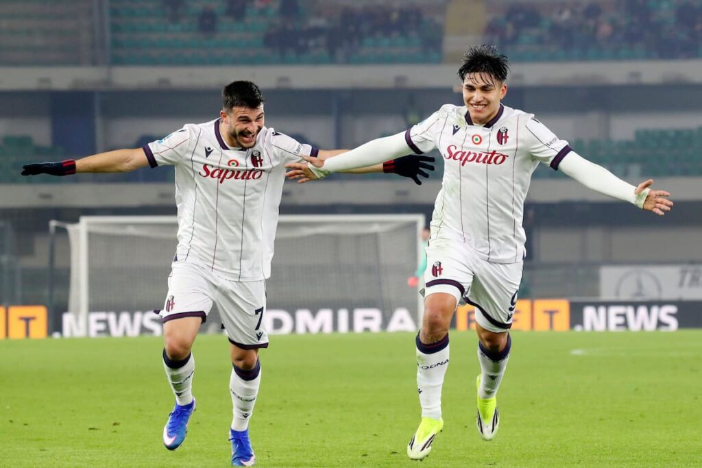 Santiago Castro celebra su golazo de 80 km/h con Bologna, remate que estalló en el ángulo y acerca al equipo a Europa