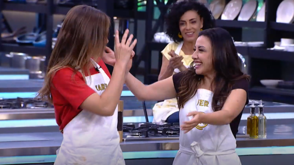 Hamburguesa gourmet de cuy con pan brioche y salsa de queso ahumado, creación de Karime Borja en MasterChef