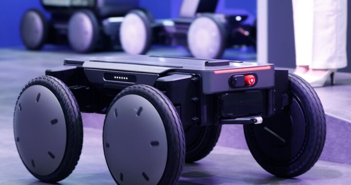 Humanoide Atlas de Hyundai en el CES 2024 con tecnología de robótica e IA física en acción