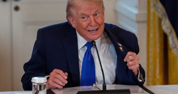 Donald Trump en Truth Social con mensaje a manifestantes iraníes: 'Tomen las instituciones' durante protestas reprimidas con 640 muertos