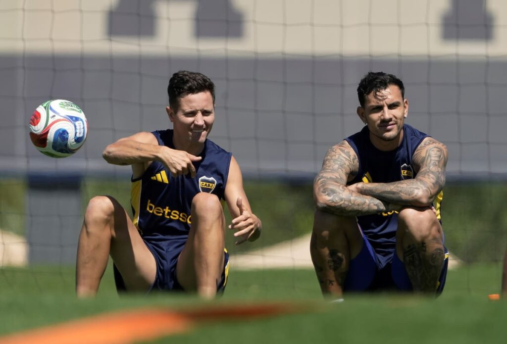Leandro Paredes y Ander Herrera en entrenamiento con Boca, listos para romper la sequía de títulos en 2026