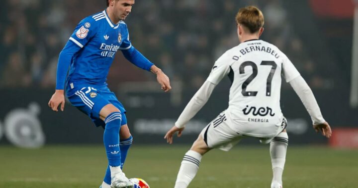 Mastantuono con la cabeza gacha tras el 3-2 del Albacete, reflejo de la crisis del Madrid en Copa del Rey