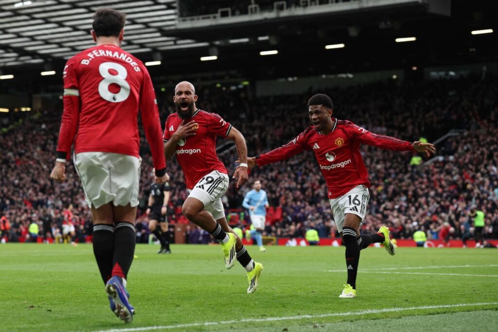 Lisandro Martínez marca de cerca a Erling Haaland en el clásico Manchester United vs City, repitiendo su dominio del Mundial 2022
