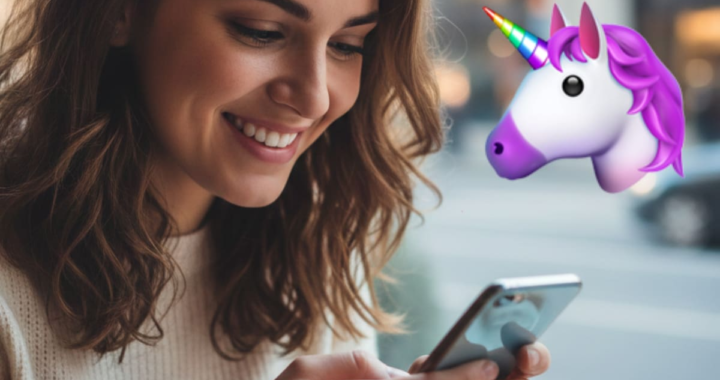 Captura de pantalla de WhatsApp mostrando el emoji 🦄 con burbujas de chat que revelan sus 5 significados ocultos