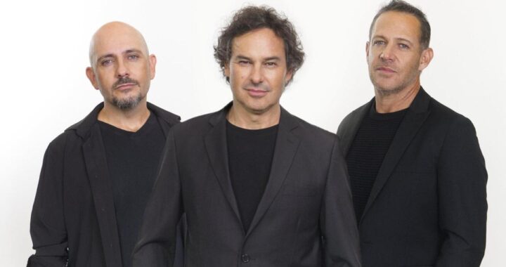 Tercer Mundo en escenario íntimo con guitarras acústicas durante gira 'Siempre te amaré' 2026