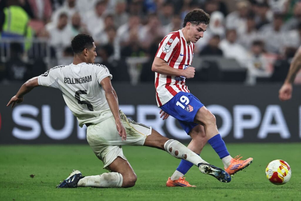 Thiago Almada, Julián Álvarez y Franco Mastantuono en acción con sus clubes, bajo presión por falta de minutos pre-Mundial
