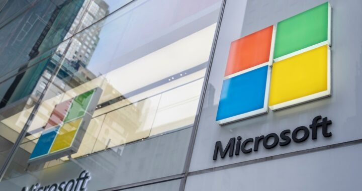 Chip Maia 200 de Microsoft en un centro de datos, rival directo de las GPU de Nvidia para IA con 40% menos consumo
