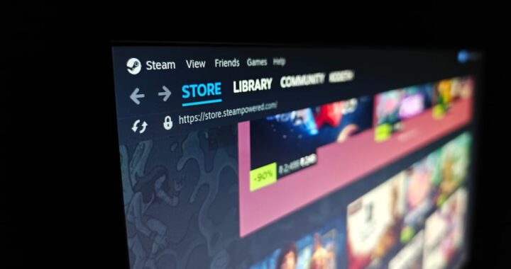 Sala de tribunal con documentos legales y logo de Steam en pantalla, ilustración de la demanda por US$905 millones