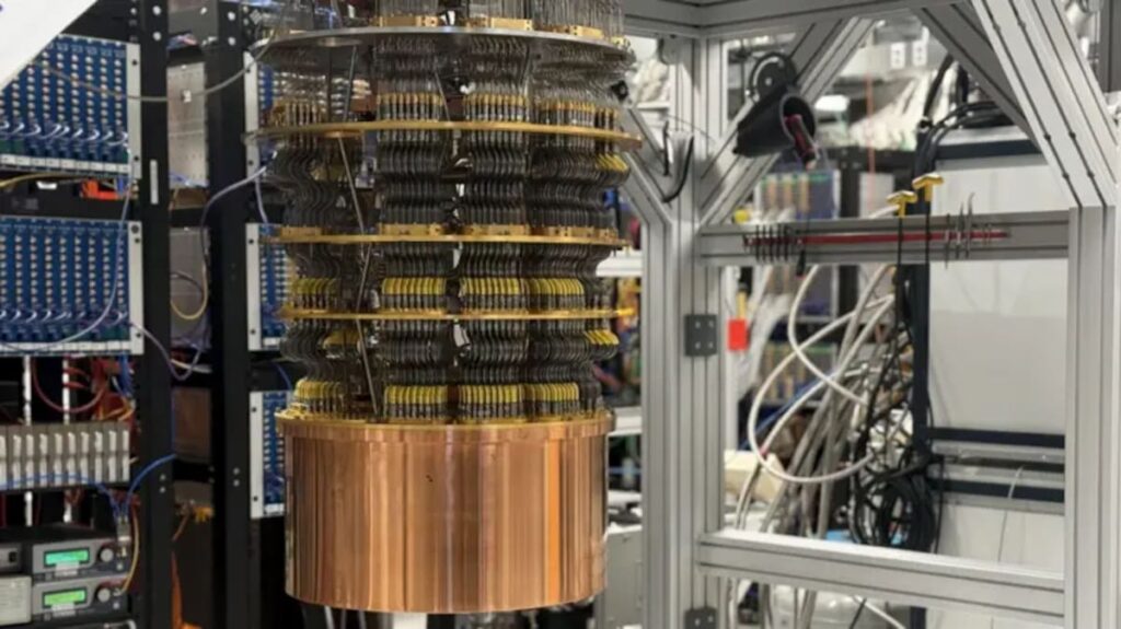 Superordenador cuántico Willow de Google en laboratorio ultrafrío a -273°C con cables dorados y tanque de helio líquido