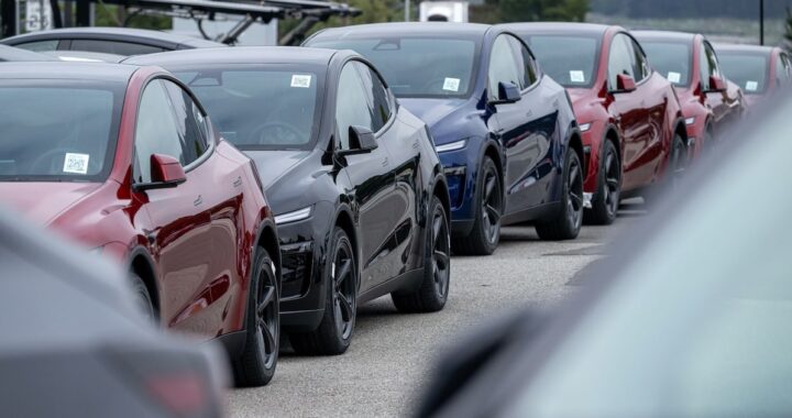 Planta de Tesla reconfigurada con robots y sistemas de IA tras inversión de 20000 millones, marcando el fin del Model S