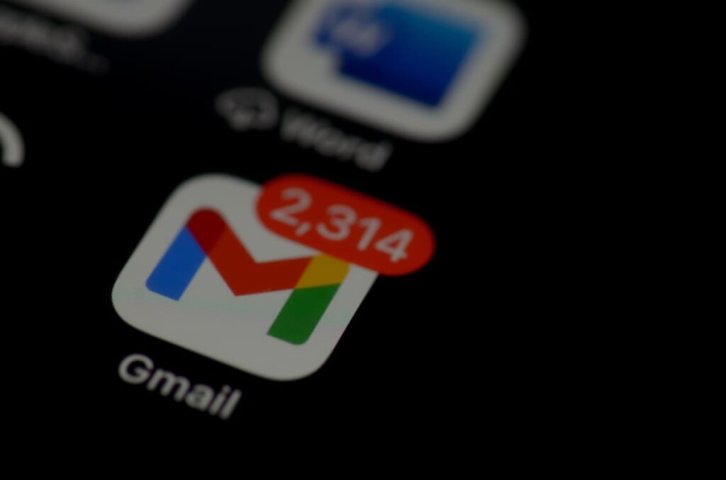 Pantalla de Google mostrando la opción para cambiar correo gmail sin perder datos históricos