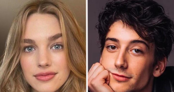 Teagan Croft como Rapunzel y Milo Manheim como Flynn Rider en escena del live action de 'Enredados' con torre de fondo y cabello dorado brillante