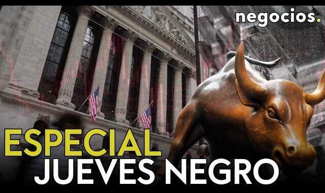 Gráfico en rojo del Dow Jones cayendo 400 puntos durante el colapso de Wall Street con datos de subasta fallida de bonos