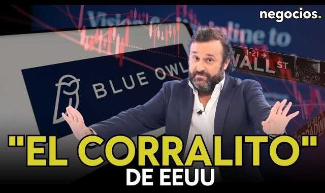 Gráfico de caídas bursátiles de Blackstone y Apollo con fondo de rascacielos de Wall Street y símbolo de candado rojo por bloqueo de retiros