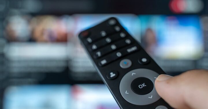 Pantalla negra con 'Error 404' en TV tras bloqueo judicial a plataformas pirata en Argentina