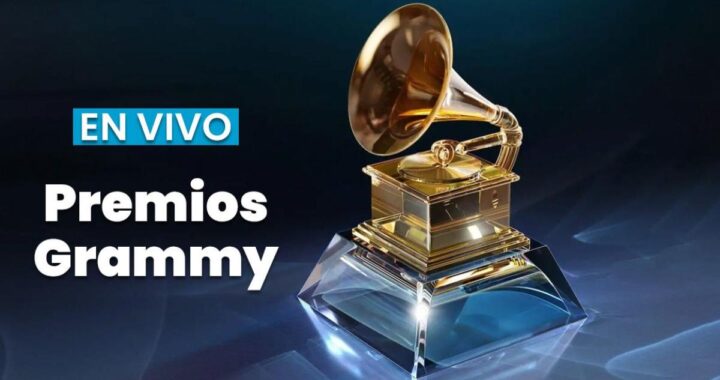 Justin Bieber en escenario de los Grammy 2026 con luces doradas y público emocionado durante su regreso histórico