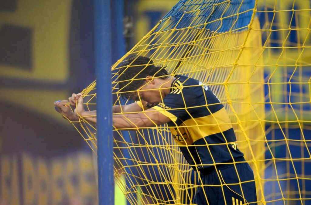 Zeballos y Herrera en acción con Boca antes de sus lesiones musculares que los dejan fuera vs Vélez