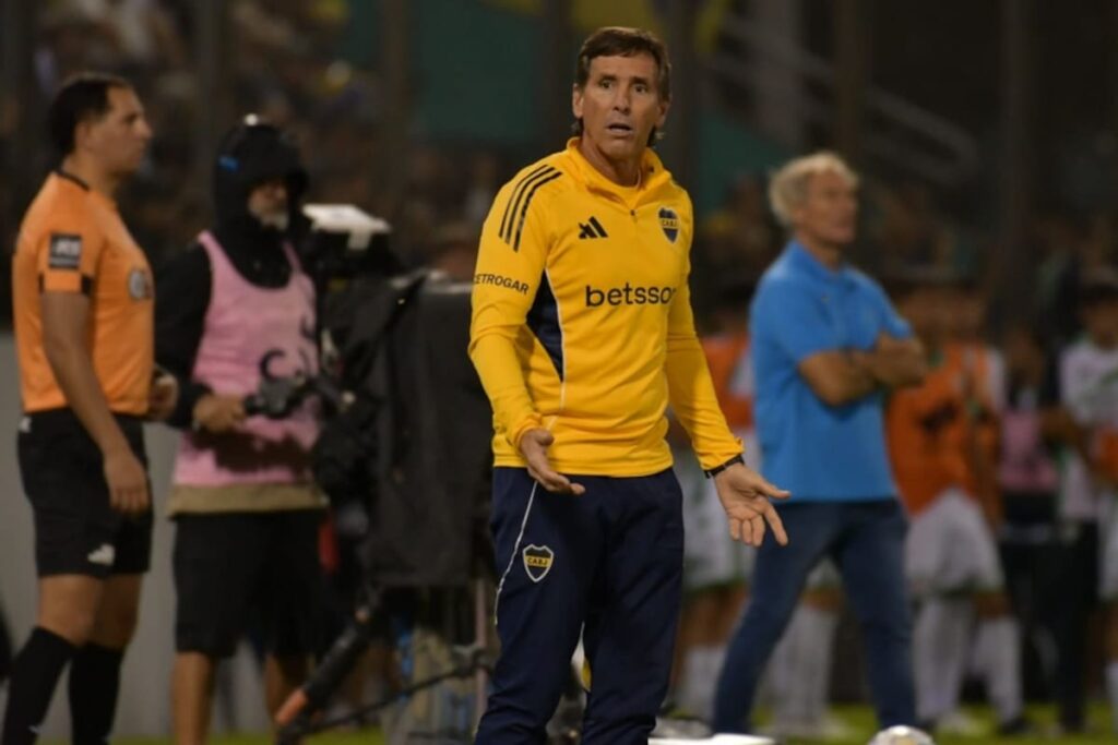 Adam Bareiro celebra su doblete en debut con Boca Juniors bajo calor extremo en Salta