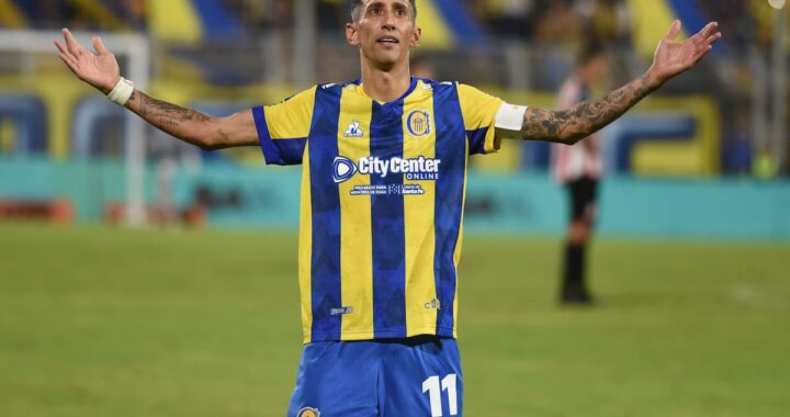 Ángel Di María celebra su golazo de volea tras eludir a dos defensores en el 2-0 a Barracas
