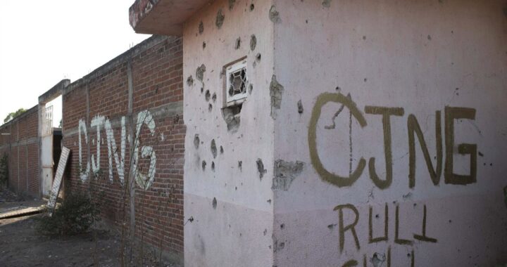 Comando armado ingresa al penal de Ixtapa durante fuga masiva de reos vinculados al crimen organizado