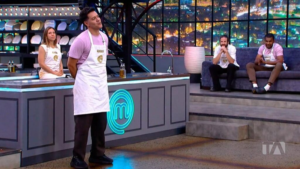 Carlos Luis Andrade presenta su tonga manabita ganadora con cangrejada y achiote en MasterChef