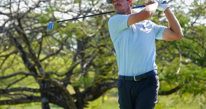 Golfista en el icónico hoyo 18 del Jockey Club durante el VISA Open Argentina 2026, con greens rápidos y fairways estrechos