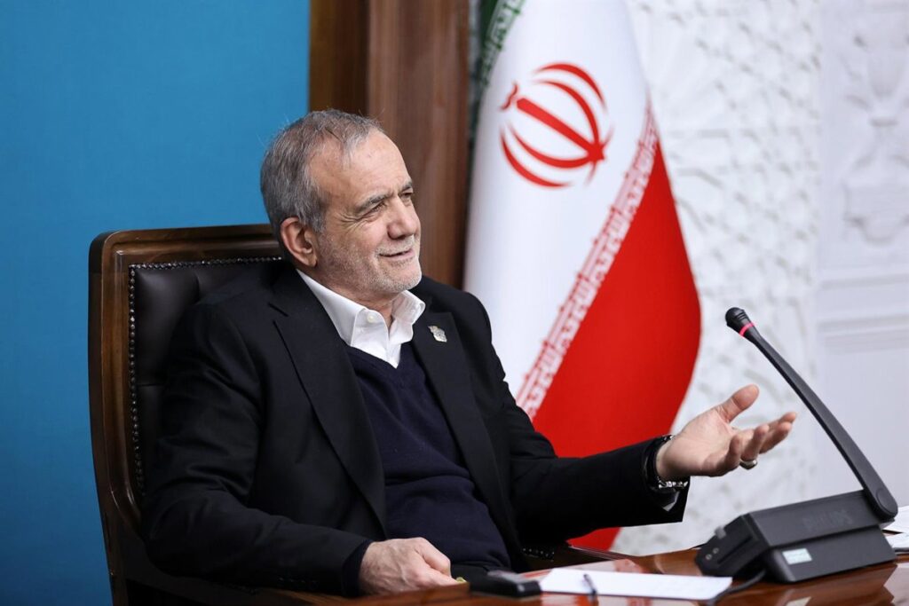 Masud Pezeshkian anuncia negociaciones con EEUU tras bombardeos a instalaciones nucleares iraníes en 2025