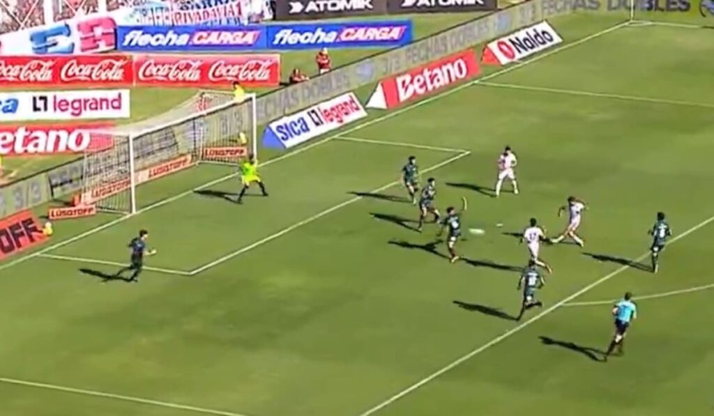 Luciano Vietto celebra su gol a los 26 segundos con San Lorenzo, el más rápido del Torneo Apertura 2024