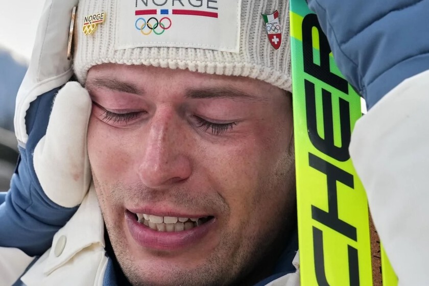 Sturla Holm Laegreid con su medalla de bronce en Milano-Cortina 2026, minutos antes de su polémica confesión de infidelidad en vivo