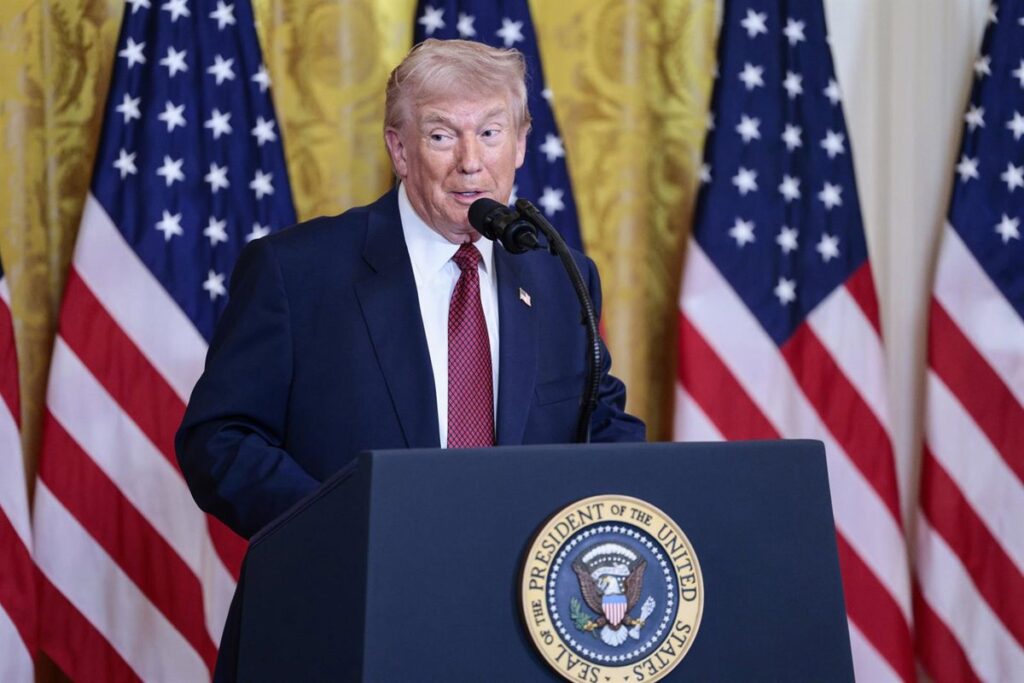 Mesa de negociaciones en Miami con Trump y 6 presidentes latinos discutiendo acuerdos contra China y Rusia