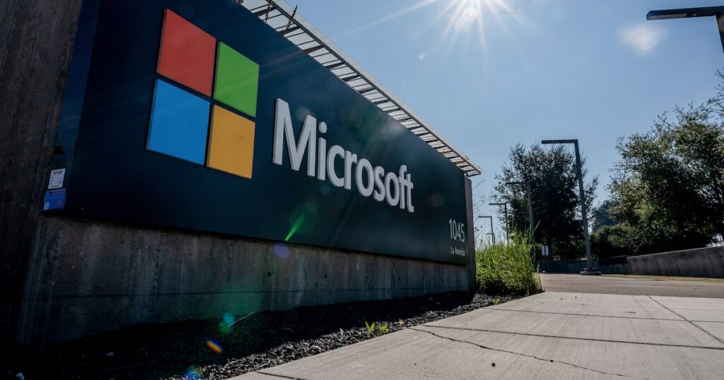 Microsoft lanza nuevo paquete de software centrado en IA a US$99 mensuales