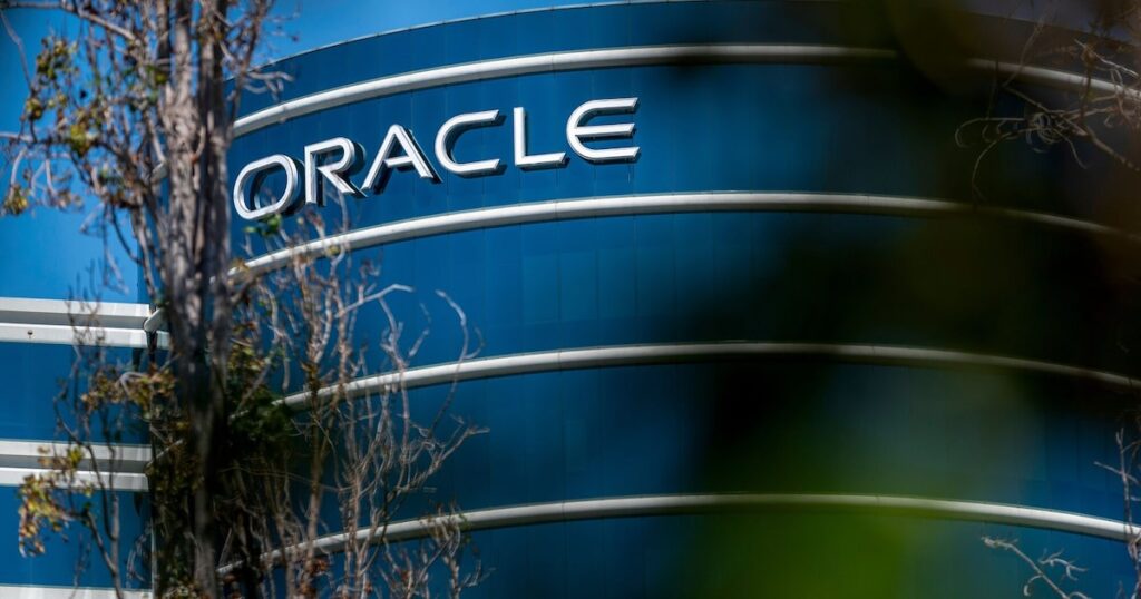 ¿Es momento de invertir en la acción de Oracle? Wall Street ve potencial de alza superior al 50%
