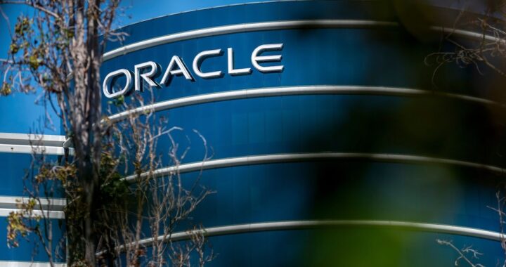 ¿Es momento de invertir en la acción de Oracle? Wall Street ve potencial de alza superior al 50%