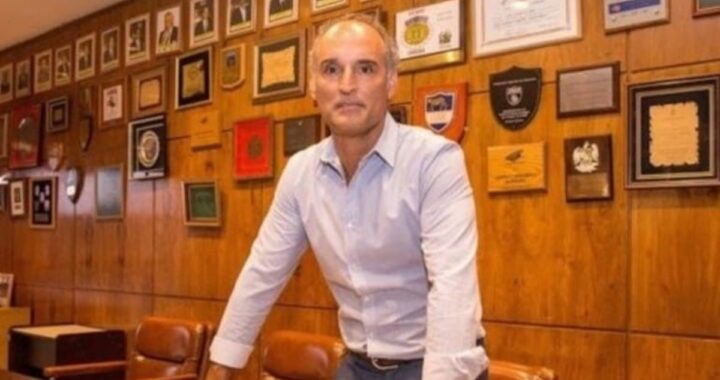 Félix Páez Molina, nuevo presidente de la UAR, junto a Rodrigo Roncero (bronce en Francia 2007) en reunión estratégica con mapa de Argentina de fondo