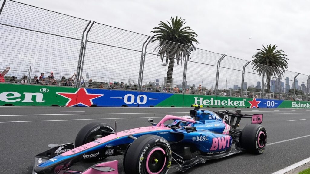 George Russell en el Mercedes W17 dominando la clasificación del GP de Australia 2024 con 0.785s de ventaja