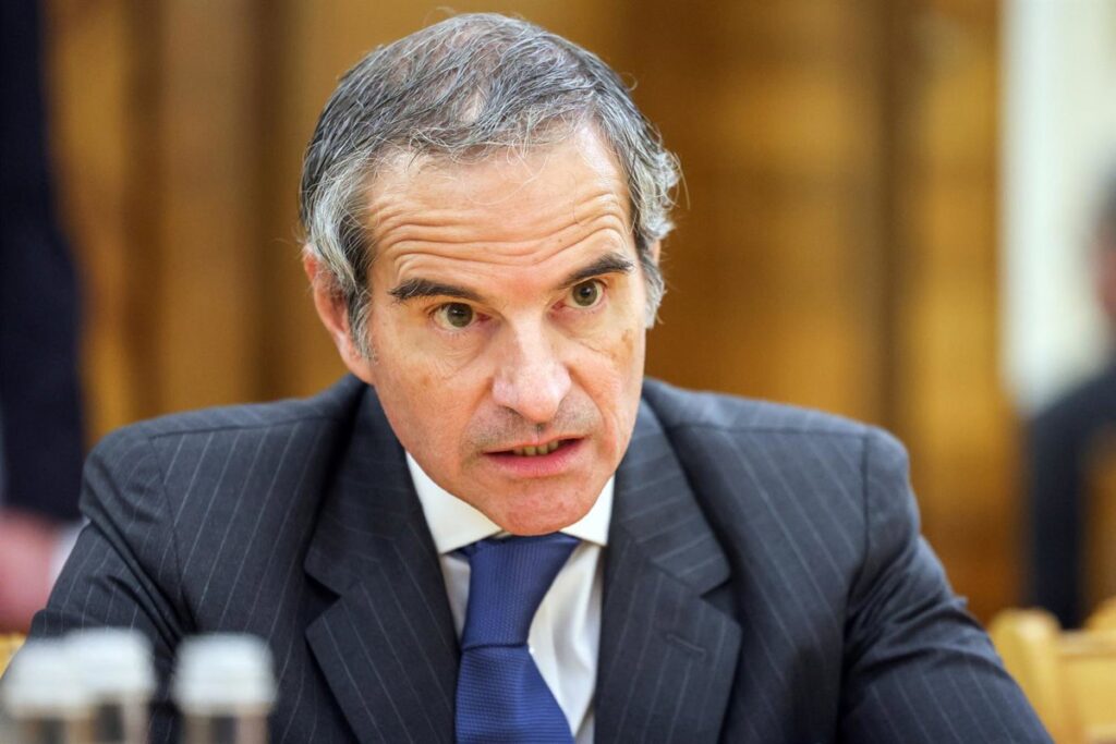 Rafael Grossi (OIEA) en rueda de prensa anunciando posibles negociaciones nucleares entre EEUU e Irán en Pakistán