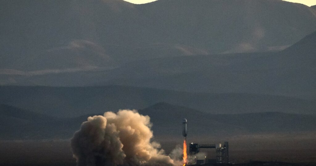 Gráfico en rojo del desplome bursátil de Virgin Galactic con cohete en segundo plano simbolizando fracaso financiero