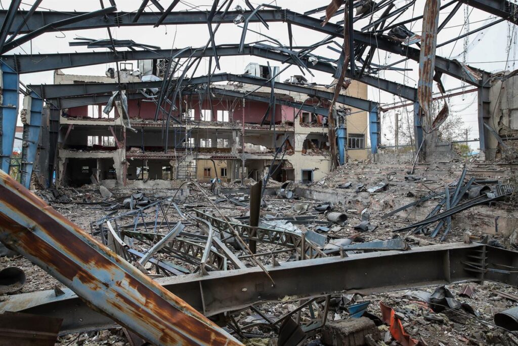 Edificios destruidos en el barrio Haftun de Isfahán tras bombardeo con 26 víctimas civiles confirmadas