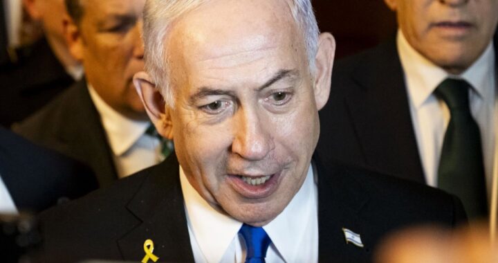 Mapa militar mostrando la expansión israelí hacia la ribera sur del río Litani con tropas desplegadas
