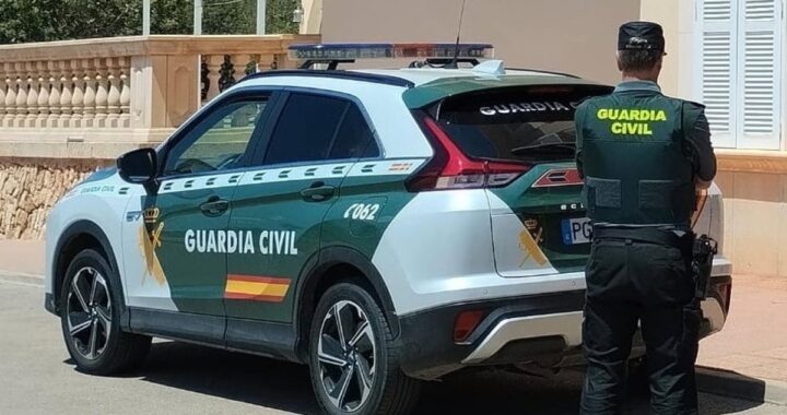 Agente de la Guardia Civil registra un coche en s’Arenal con drogas ocultas en el maletero tras maniobra sospechosa