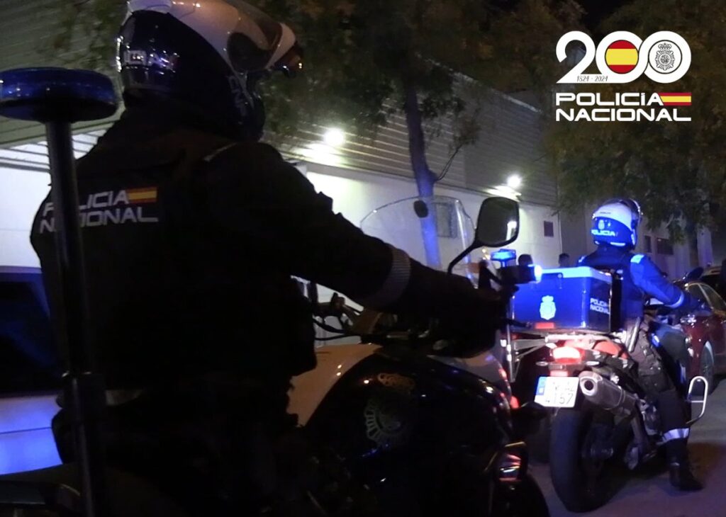 Cadena de oro rota en el suelo tras robo violento en Palma de Mallorca