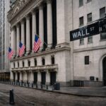 Gráfico del Dow Jones con subida de 872 puntos tras noticias de desescalada geopolítica en Oriente Medio