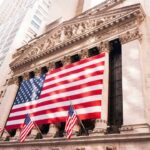 Gráfico comparativo del Nasdaq en máximos históricos vs caída del Dow Jones en bolsa